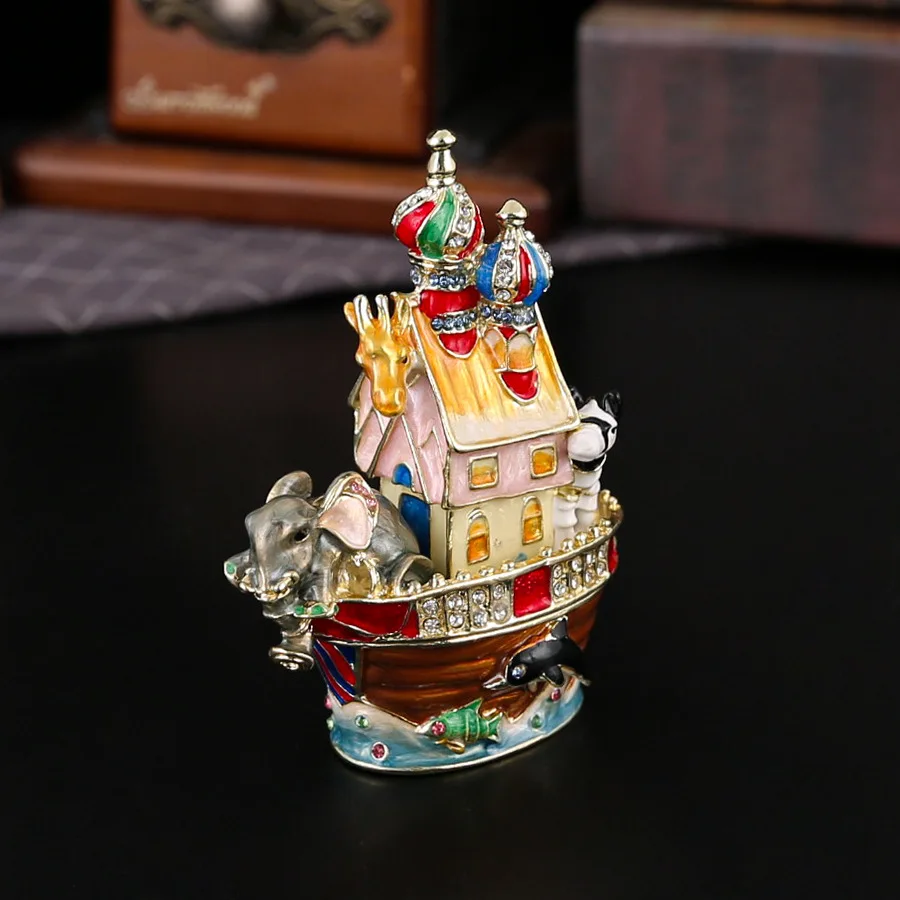 Vintage Collectible Jewelry - Vintage Metal Noe Gemisi Mücevher Kutusu,