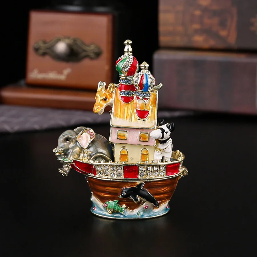 Vintage Metal Noe Gemisi Mücev - Vintage Collectible Jewelry incelemesi ve fiyatı